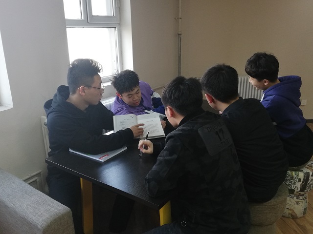 【完满班级】读书点亮人生——数据1801班“书香校园”完满班级活动