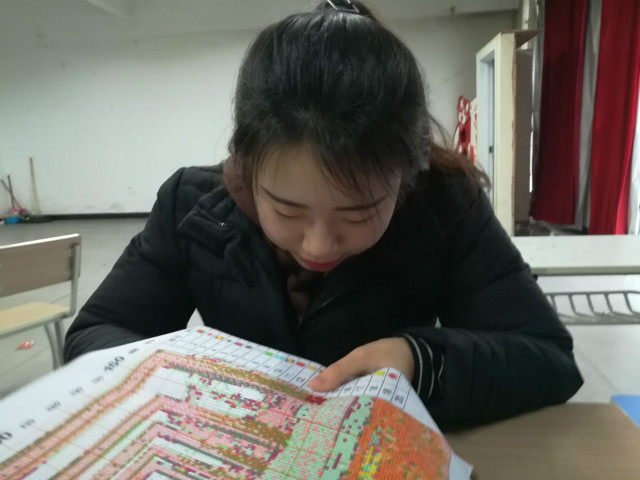 【完满班级】盛行十字绣的中华文化——艺术传媒系产品1601班、服装1601班创想信院刺绣活动