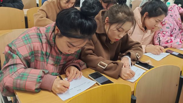 商务英语学院 安全常驻于心 梦想永不止步——商务英语学院2022届离校安全教育主题班会