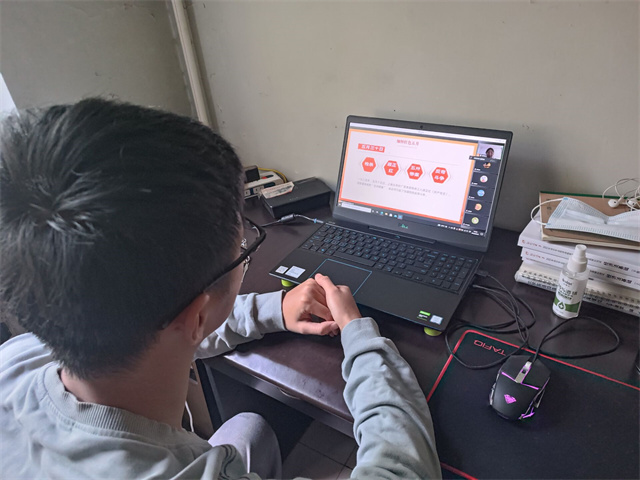 【辅导员说完满】缅怀革命先烈 继承革命精神——淬炼·国际商学院2019级“辅导员说完满”专题活动