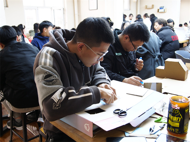 【完满班级】心灵手巧 变废为宝——淬炼·国际商学院财务2101班完满班级活动