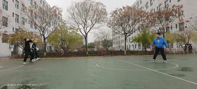 【完满班级】强健体质 羽毛球大赛——大数据学院、信息工程学院数据2102班完满班级活动