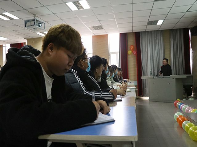 管理时间 高效工作——艺术传媒学院 “艺路领先”之学生干部培训第十期第39讲