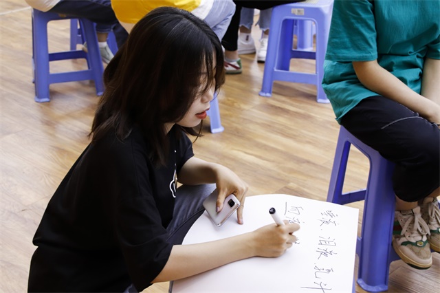 第28期“她说·女生学堂 ”:青春路上 携手体悟同伴之道