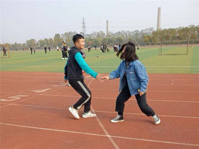 【完满班级】娱乐身心 激扬青春——外国语言文学系10月完满班级活动