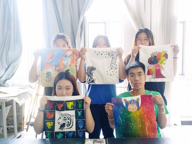 【完满班级】五彩缤纷 布上艺术——艺术传媒学院服装1701完满班级活动