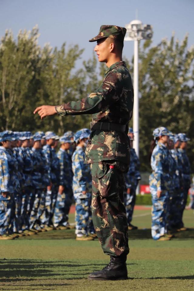 百炼成钢 精诚团结——21级智院学子军训纪实