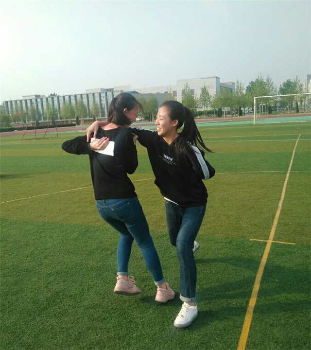 【完满班级】“撕”如泉涌  奋力奔跑——淬炼商学院四月完满班级主题活动（三十七）