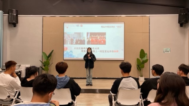 【辅导员说完满】虽然很苦 但我还是想要滚烫的人生——经济与管理学院2022级辅导员说完满活动