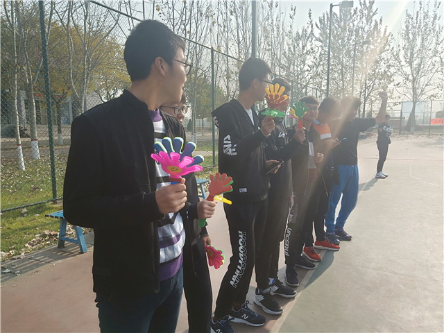 【完满班级】球场做霸主 篮板争英豪——网工1802班与数据1802班篮球对抗赛