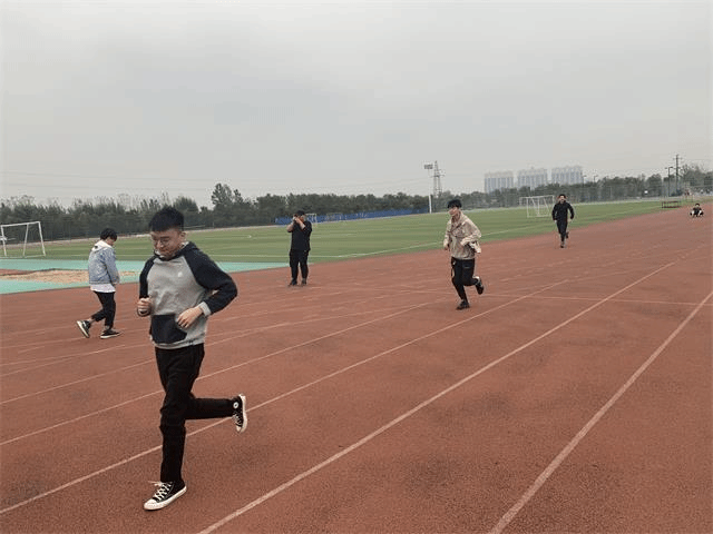 锻炼身体 活力四射——环设1601班级接力比赛活动