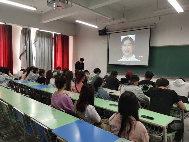 【完满班级】多难兴邦 忧患砺党——环设1802班举办《榜样5》学习交流会