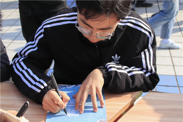 “寄相思·诉恩情”游子寄家书——一封家书寄出千思万绪