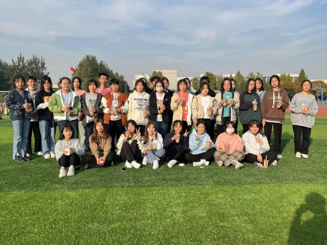 【完满班级】传爱国之精神 担青春之使命——商务英语学院完满班级活动集锦