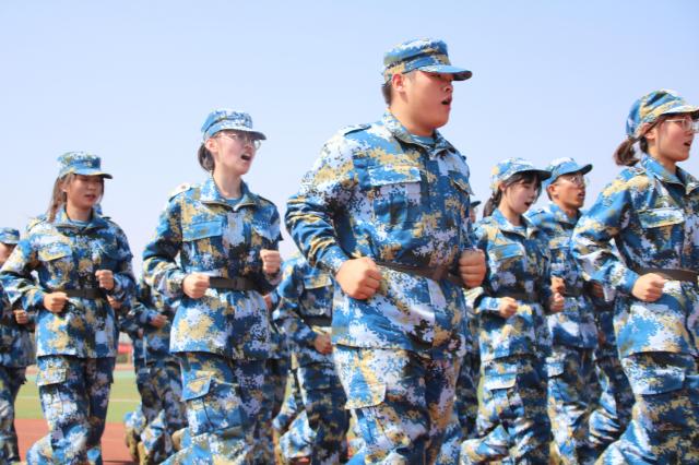 烈日骄阳 铸造精钢——21级智院学子军训纪实