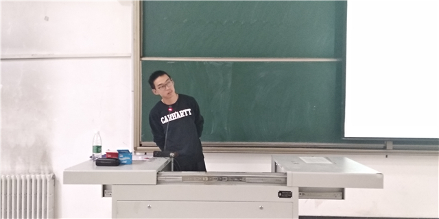 【辅导员说完满】放眼未来 路在何方？——经管系举办辅导员说完满专题大二了你是否在迷茫