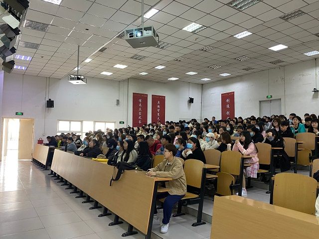 【辅导员说完满】关注心理健康 积极调控情绪——食品与环境学院2018级主题年级会