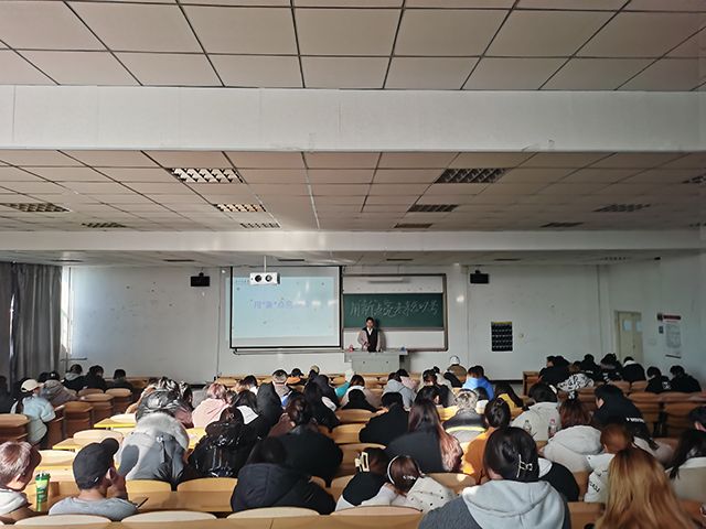 【辅导员说完满】高效利用资源 夯实自身建设——艺术传媒学院视觉传达设计19级辅导员说完满