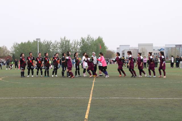 精彩聚焦 共赴经管夺冠时——经济与管理学院荣获“第八届至强杯八人制女子足球联赛”乙组冠军