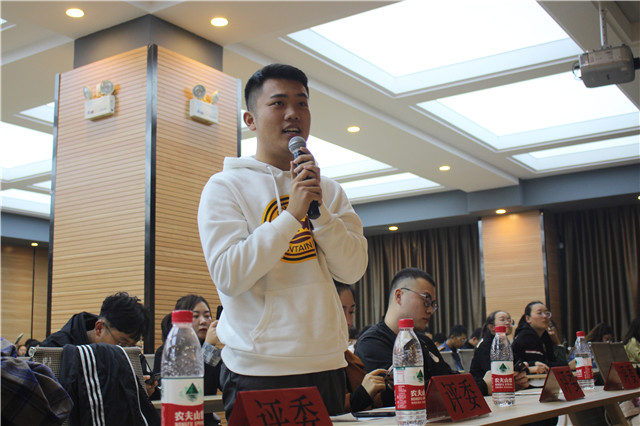 繁星落城 “话”若浮光——淬炼商学院第七届“声无畏惧 话茧成蝶”金话筒主持人大赛