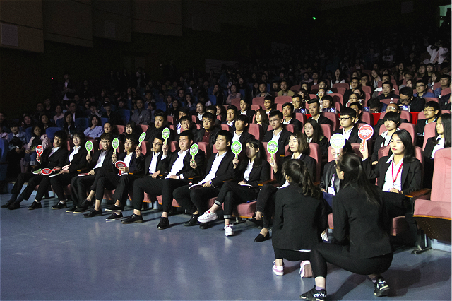 【达人秀】第六届“缤纷百团”社团文化艺术节开幕式暨第四届“我最闪亮”达人盛典震撼上映