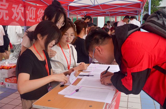 【迎新纪实】“新”心相印 淬炼与你共赴未来