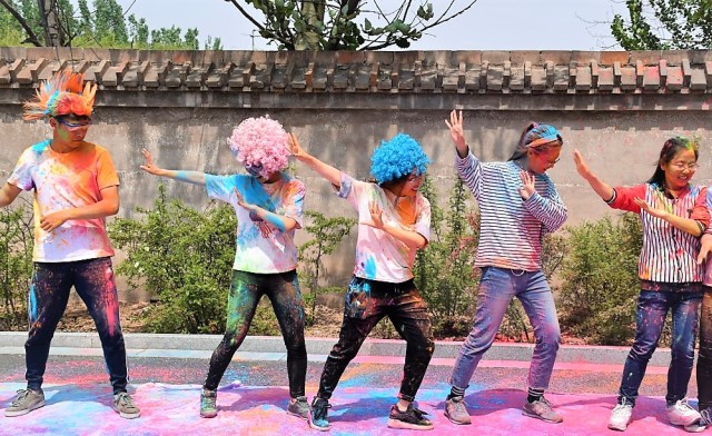 “Colour Run ”开启你的彩色梦想——大数据学院 信息工程学院举办第三届“要你出彩”炫酷彩色跑