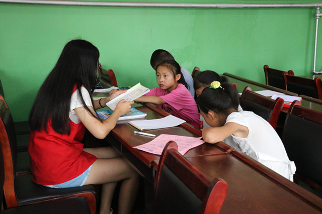 【三下乡】无数的烛光汇聚明天的希望——“青鸟”志愿服务队走进韩村爱心支教