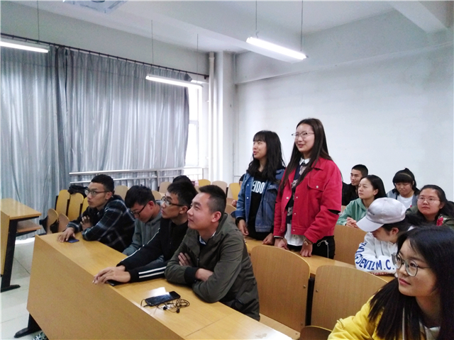 【完满班级】艺艺相依 华彩熠熠——淬炼商学院十月完满班级主题活动（三十五）