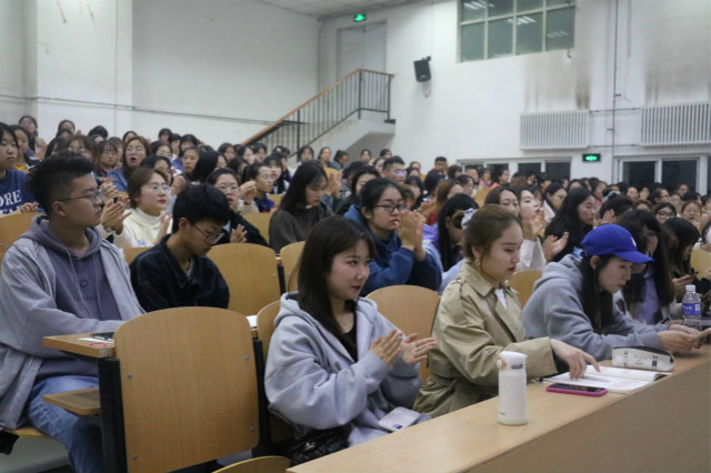 反躬自省 跬步千里——外语系十月学生会部门总结大会