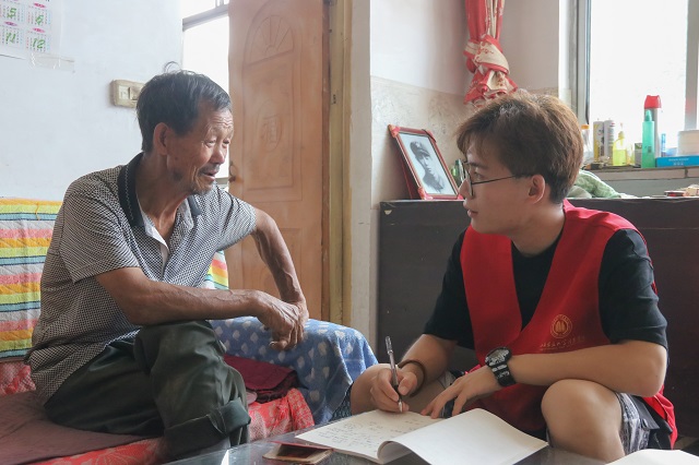 【三下乡】“光荣在党50年”老党员采访实录——“追寻红色足迹”调研寻访团赴武乡开展暑期“三下乡”社会实践活动
