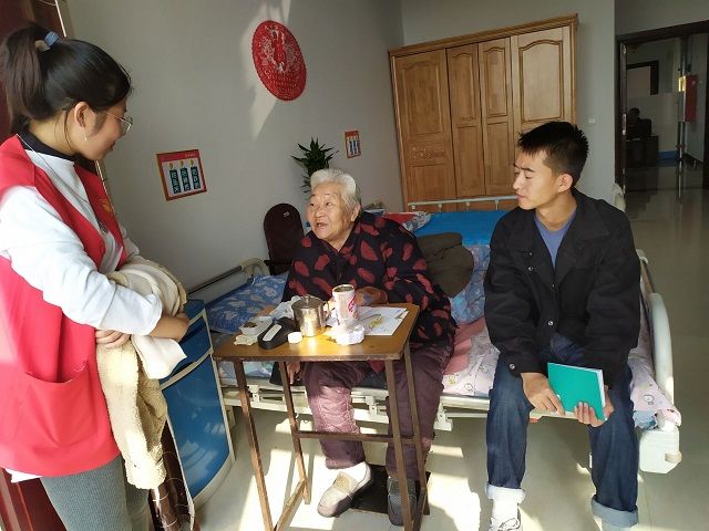 【公益服务】爱心暖夕阳 走进敬老院——食品与环境学院行走的力量“有爱·有家”班级公益活第47期