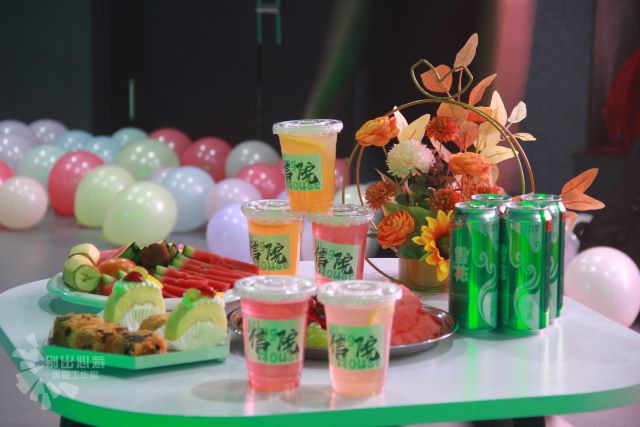 炫彩!嗨燃!暖心!这是一场多巴胺飙升的阿信专属毕业派对