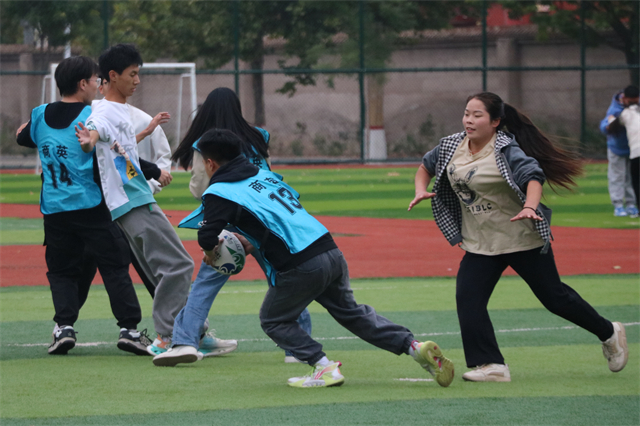 商务英语学院“橄”于突破 勇“橄”向前——“橄”作敢为 热血与激情的碰撞 团结与正直的交融