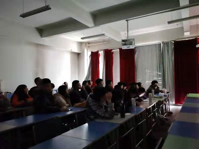 【完满班级】热泪盈眶 回味无穷——艺术传媒学院数字媒体2002班举办观《无双》电影活动