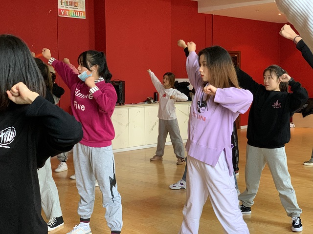 星启舞街舞队集结完毕 开启征程