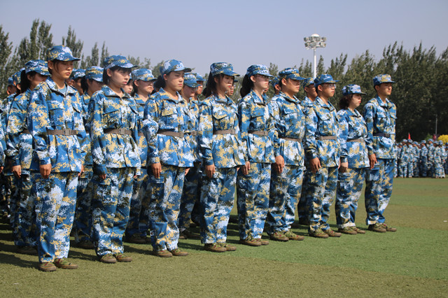 流血流汗不流泪 坚持不懈——21级智院学子军训纪实