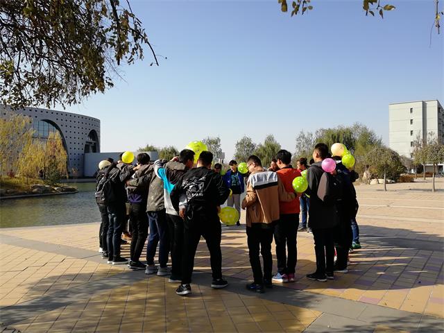 【辅导员说完满】养一朵梦想 等待它发光——机电工程系2017级举办“辅导员说完满”活动