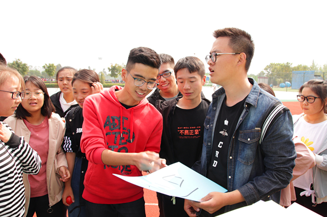 青春筑梦 点亮完满——大数据学院、信息工程学院“一路有你”完满总动员