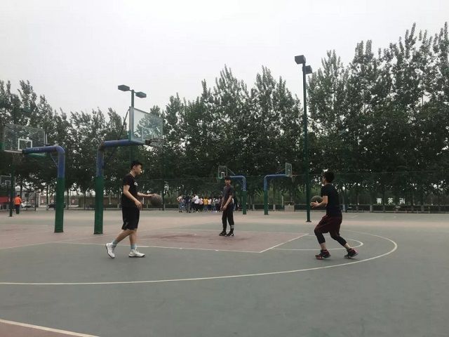 【完满班级】球场积极拼搏 增强班级凝聚——环设1803班篮球班级赛