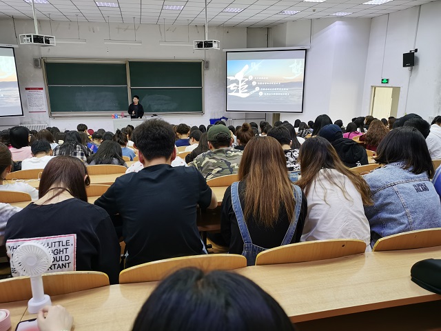 【辅导员说完满】不忘初心 筑梦前行——淬炼商学院2018级“辅导员说完满”专题活动