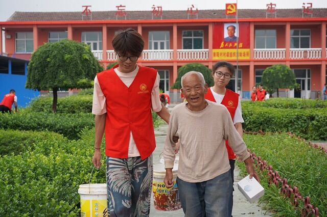 【三下乡】推进三级垃圾分类 落实雾霾防治政策