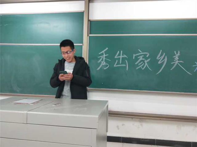 【完满班级】巧手打造废杂物  奇思妙想改新颜——淬炼商学院“创”享青春主题活动（二十三）