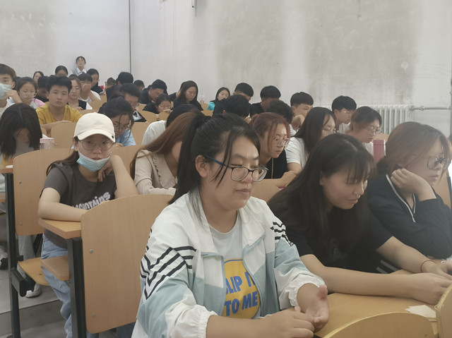 【辅导员说完满】知道自己不知道————淬炼·国际商学院2020级“辅导员说完满”专题活动