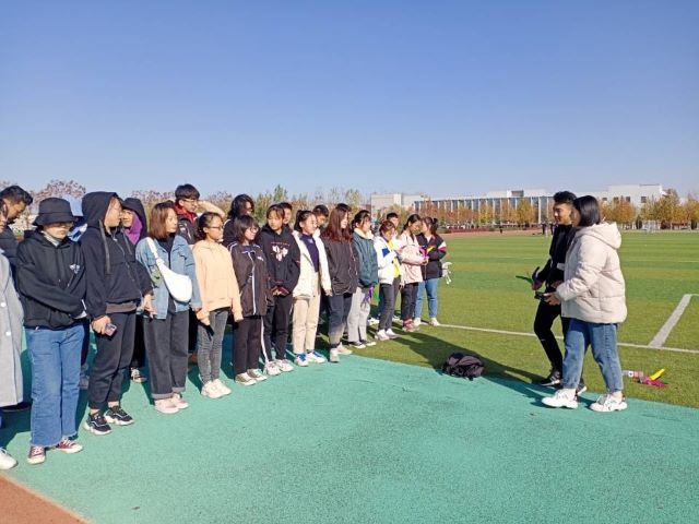 【完满班级】“力争上游，自强不息”毽球大作战活动———艺术传媒学院动画1901班举办完满活动