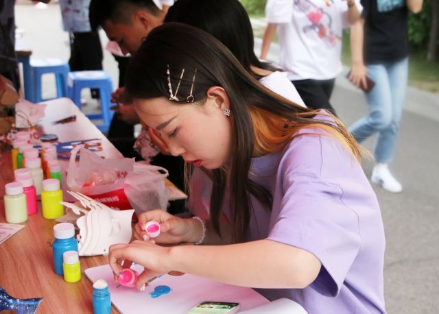 【书院传真】尽享别样生日 共览夜市烟火——“燃情青春•书院夜市”5月书院师生集体生日会超燃来袭