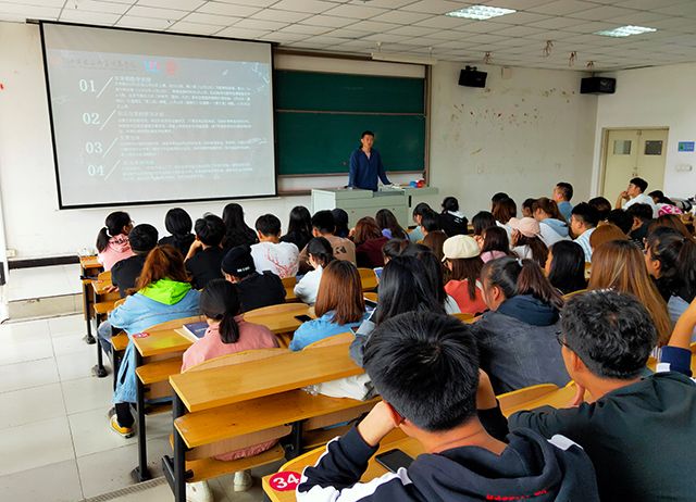 【辅导员说完满】朝气蓬勃 迎接未来——艺术传媒学院辅导员说完满“新学期 新起点 新气象”