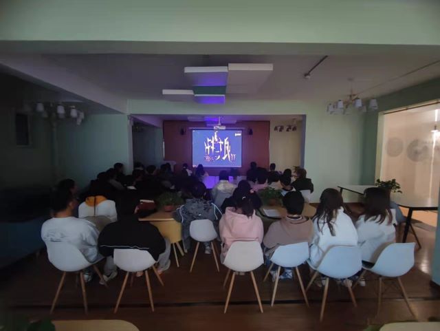 【完满班级】热血青年 满腔爱国情——大数据学院、信息工程学院物联网工程2101班完满班级活动