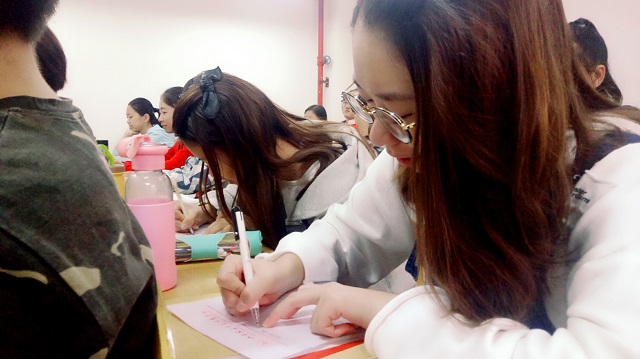 【完满班级】年少衬轻狂 谈笑倚同窗——淬炼商学院“艺”动青春主题活动（四十二）