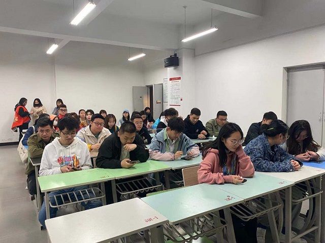 【完满班级】不忘初心跟党走 牢记使命献爱心  ——艺术传媒学院2020级视觉2005班完满班级活动
